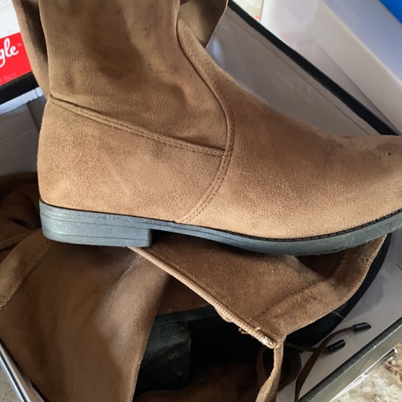 Boots - Picture 2 of 3